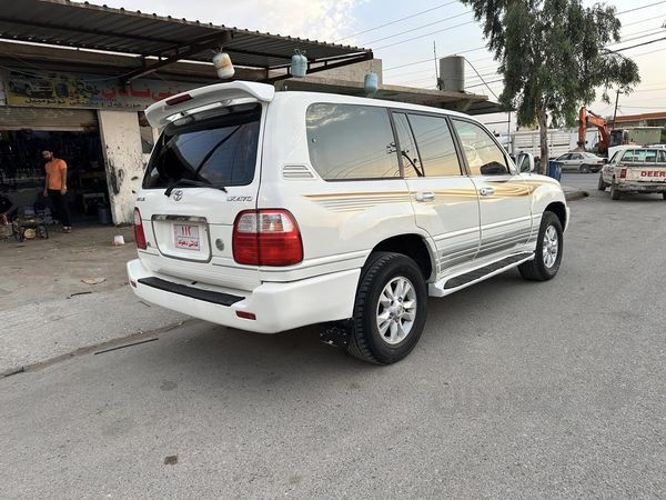 توێتا لاندکرۆز 2002