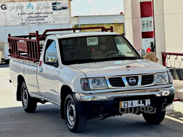 نیسان پیک ئاپ تاك 2001