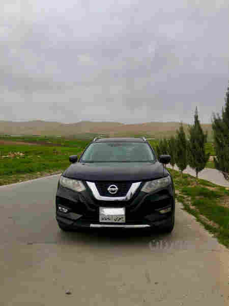     Nissan Rug 2017 in yellow.