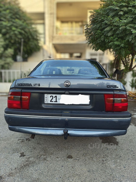 اوبل فيكترا 1995 2.0L - 6