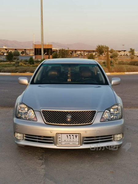 شاهینە بەس مووس 