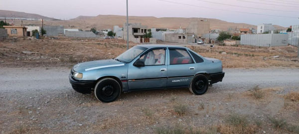 ئۆپڵ ڤیکترا مۆدیل 1990