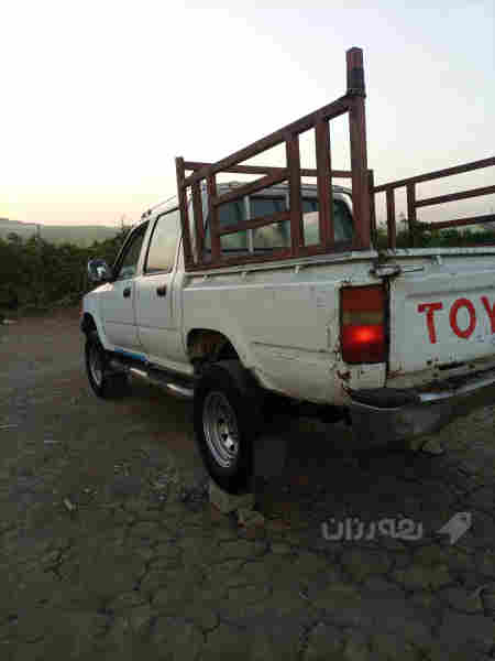 توێتا هایلۆکس