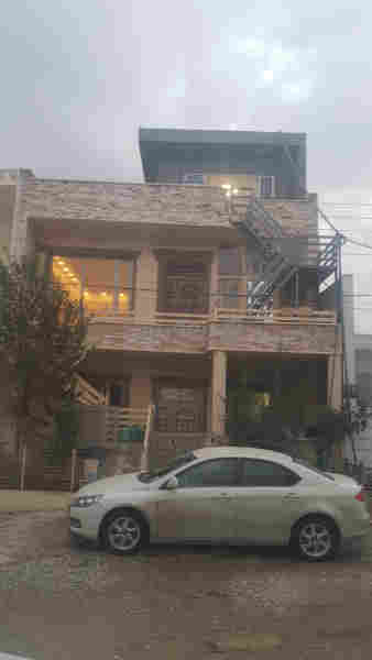 ئەم خانوە بۆ 3ماڵی جیاواز گونجاوە بۆ فرۆشتن 