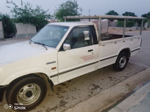 مازدا بيكاب موديل 1990