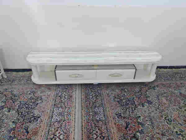 ئەم مێزی تەلەفیزۆنە بۆفرۆشتن