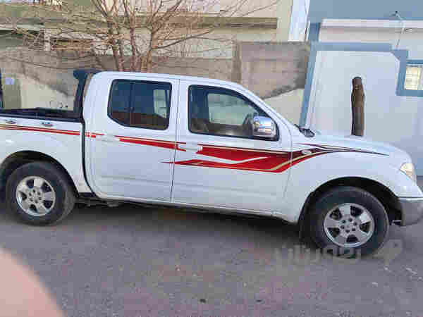 Nissan nvara 2009