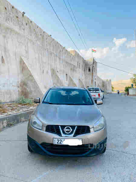 Nissan qashqai 2012 - 2
