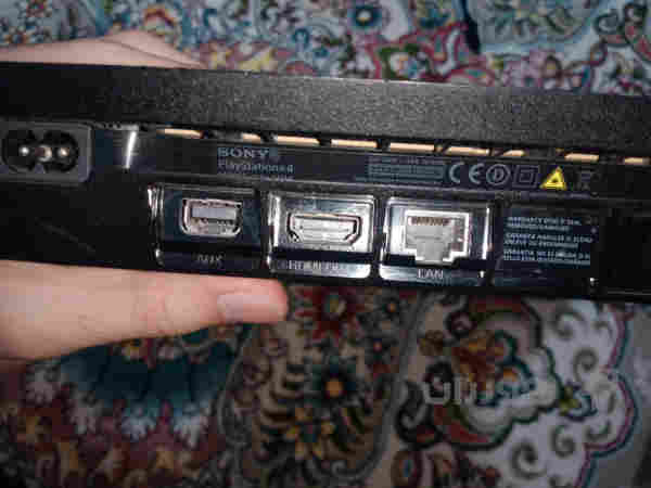 PS4 Slim 1TB (مۆدێلی ئەوروپی)+ 2دەسک (جۆparent) + - 3