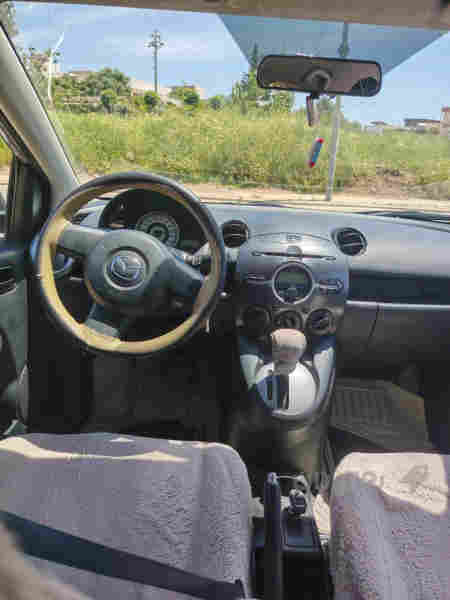 Mazda 2 model 2011 - 5