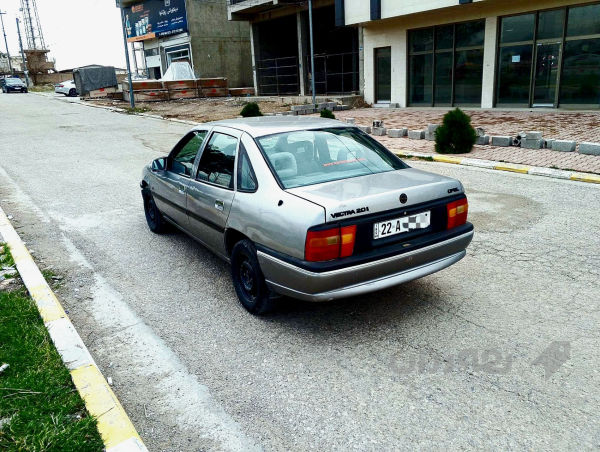 ئۆپڵ ڤیکترا1993 - 4