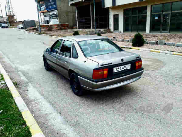 ئۆپڵ ڤیکترا1993 - 4