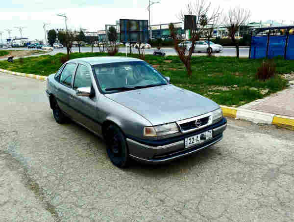 ئۆپڵ ڤیکترا1993