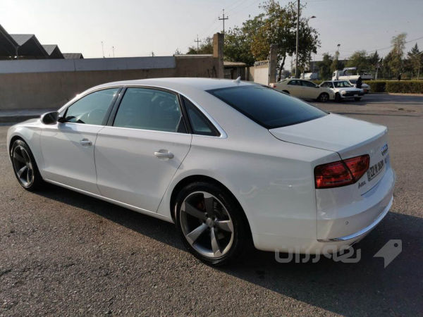 Audi A8 quattro - 2