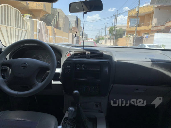 نيسان په ترؤل 2002  - 3