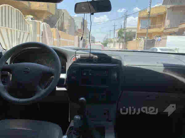 نيسان په ترؤل 2002  - 3