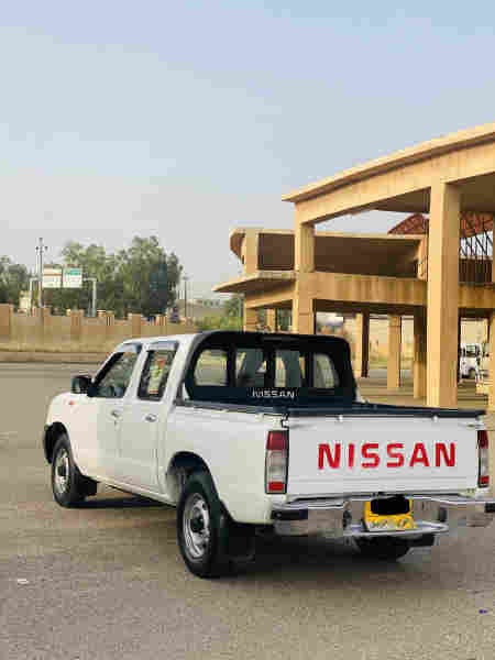 Nissan pickup 2006 - 5