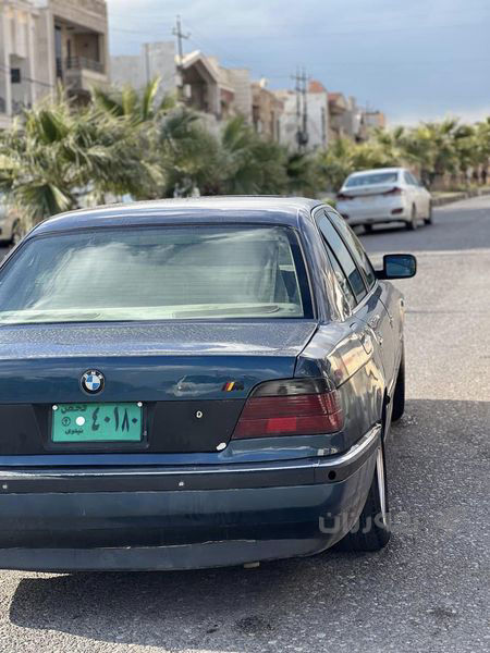 Bmw740i. V8