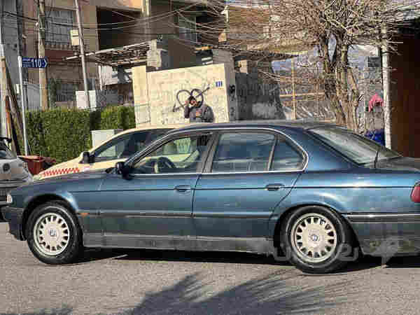 Bmw740i. V8 - 2