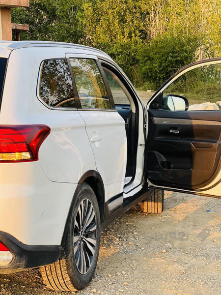 Mesio Boshi Outlander 2020 - 2