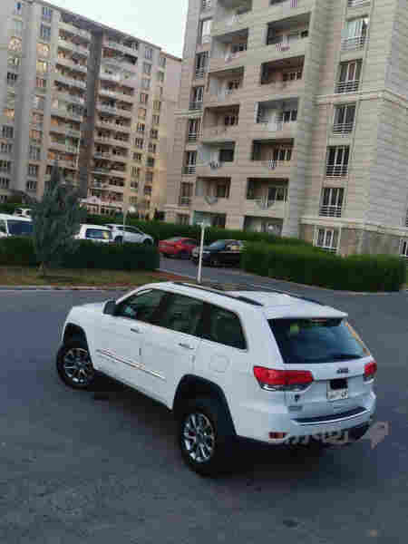 Jeep Grandcherokee 2014
V6   3.6L  4x4  Limited