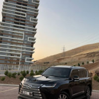 لیکزس LX600 پلاتینیۆم 2024