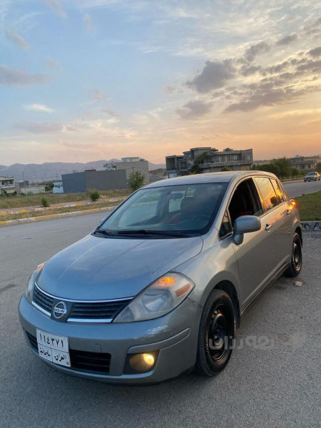 nissan versa - 4