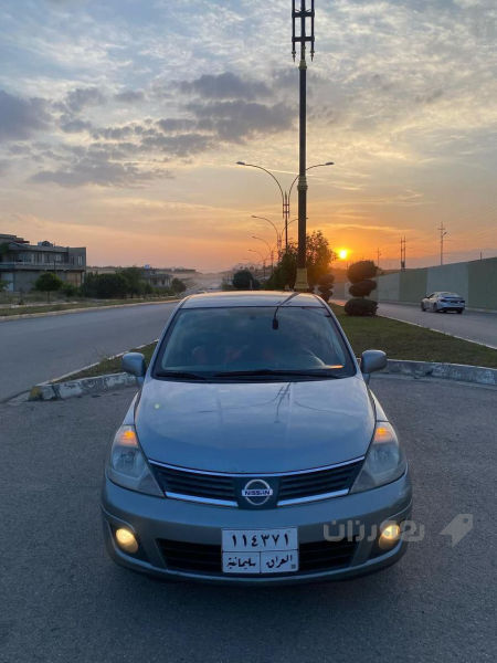 nissan versa - 5