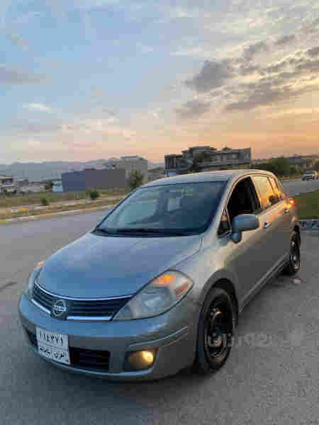 nissan versa - 4