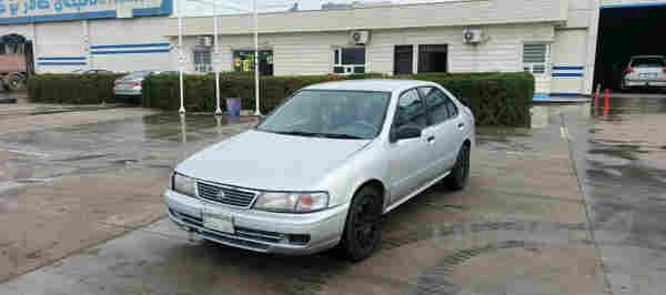 Nissan sunny  - 3