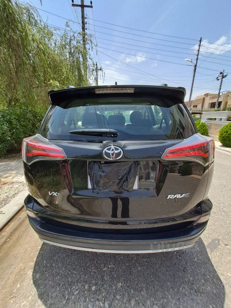 تويوتا VX.    RAV 4    مۆدێل 2017 ئۆتۆمبێلێکی ز - 4