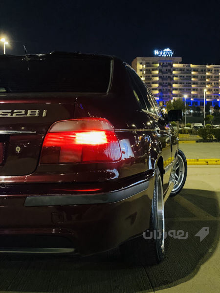 BMW 528i - 5