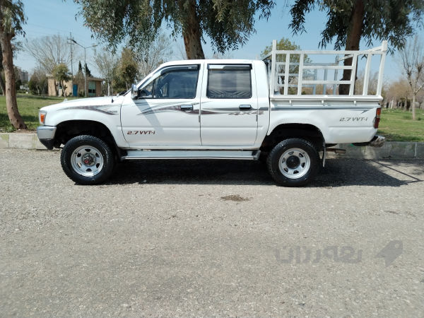 تیۆتا هایلۆکس 