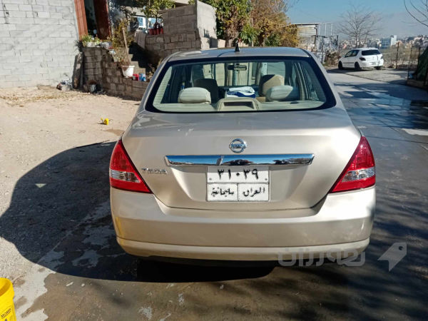 نیسان تیدا  - 2