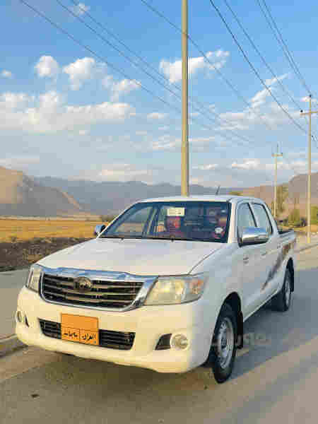 TOYOTA HILUX(مەرزیە)2012