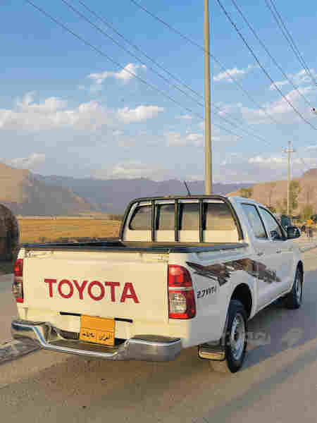 TOYOTA HILUX(مەرزیە)2012 - 5