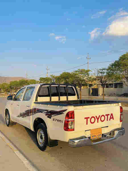 TOYOTA HILUX(مەرزیە)2012 - 4