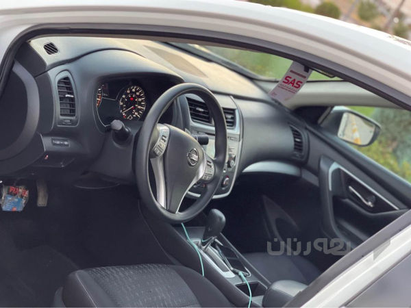 nissn altima 2017 S - 4