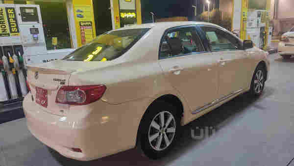 کرۆلا 2013 مانگی 8 