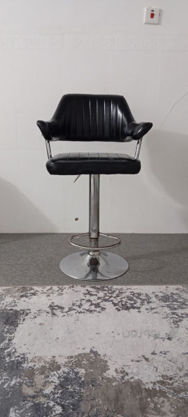 کورسی هەلاقی