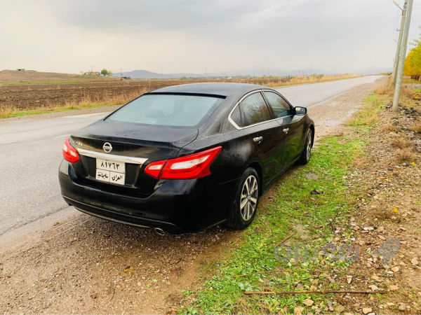 نيسان التيما s - 3