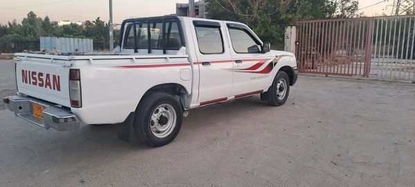 نیسان مۆدێل 2008