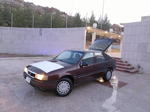 ئۆپڵ ڤیکترا مۆدێل 1990