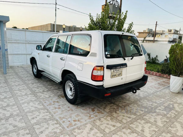 مۆنیکا 2002  - 2