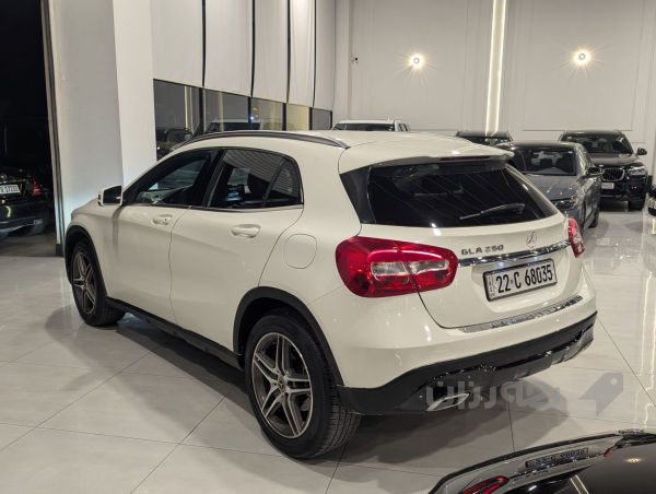 Mercedes benz GLA250 2018 - 3