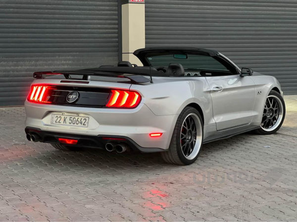 Mustang convertible - 2