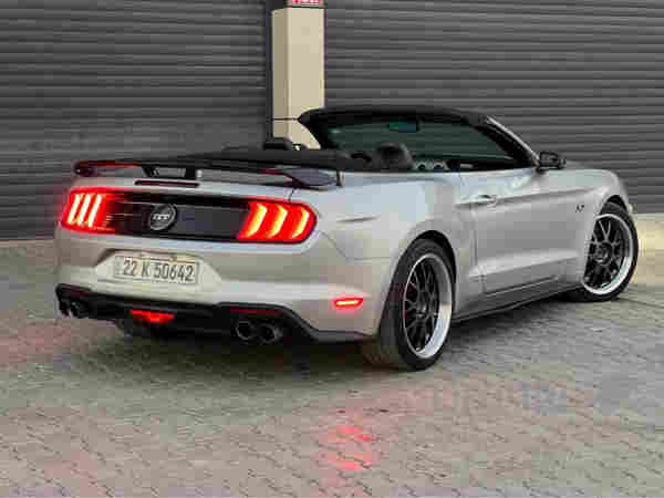 Mustang convertible - 2