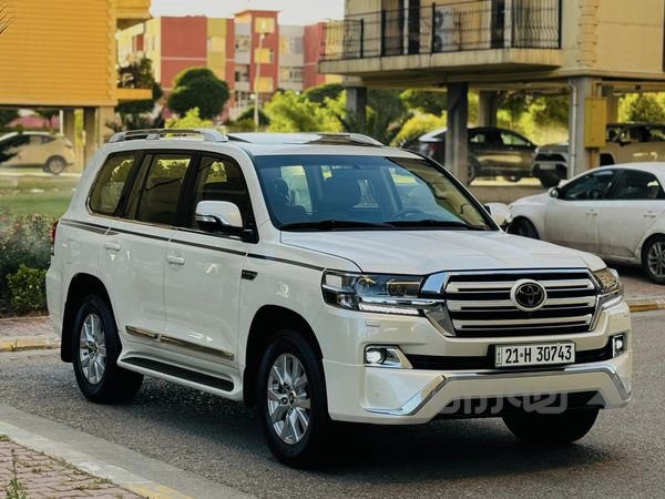 toyota land cruiser 2018