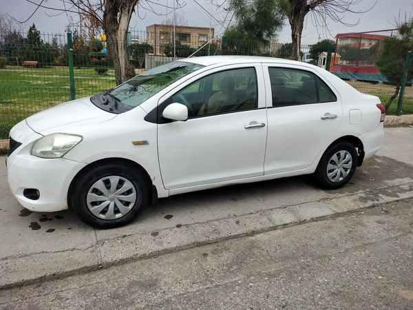 یارس 2009،، ڕەنگی سپی ،، سندوق ،، گێڕ عادی 