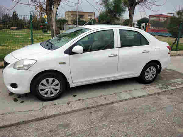 یارس 2009،، ڕەنگی سپی ،، سندوق ،، گێڕ عادی 